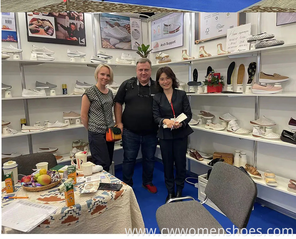 2023 Genuine Leather Women's Thick-Soled Casual Shoes